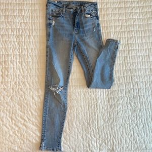 American Eagle light blue ripped jeans
